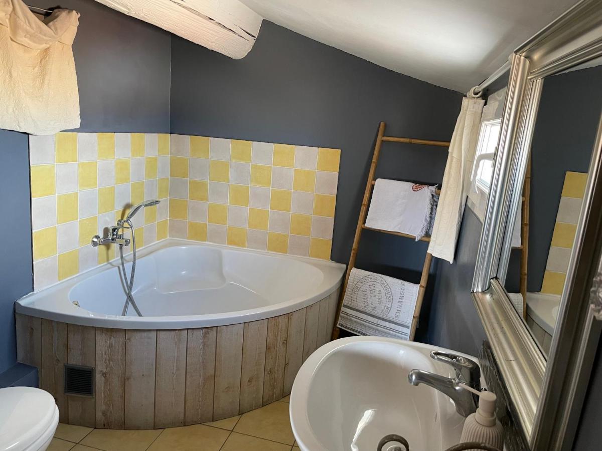 Maison Capucine Meze Bagian luar foto